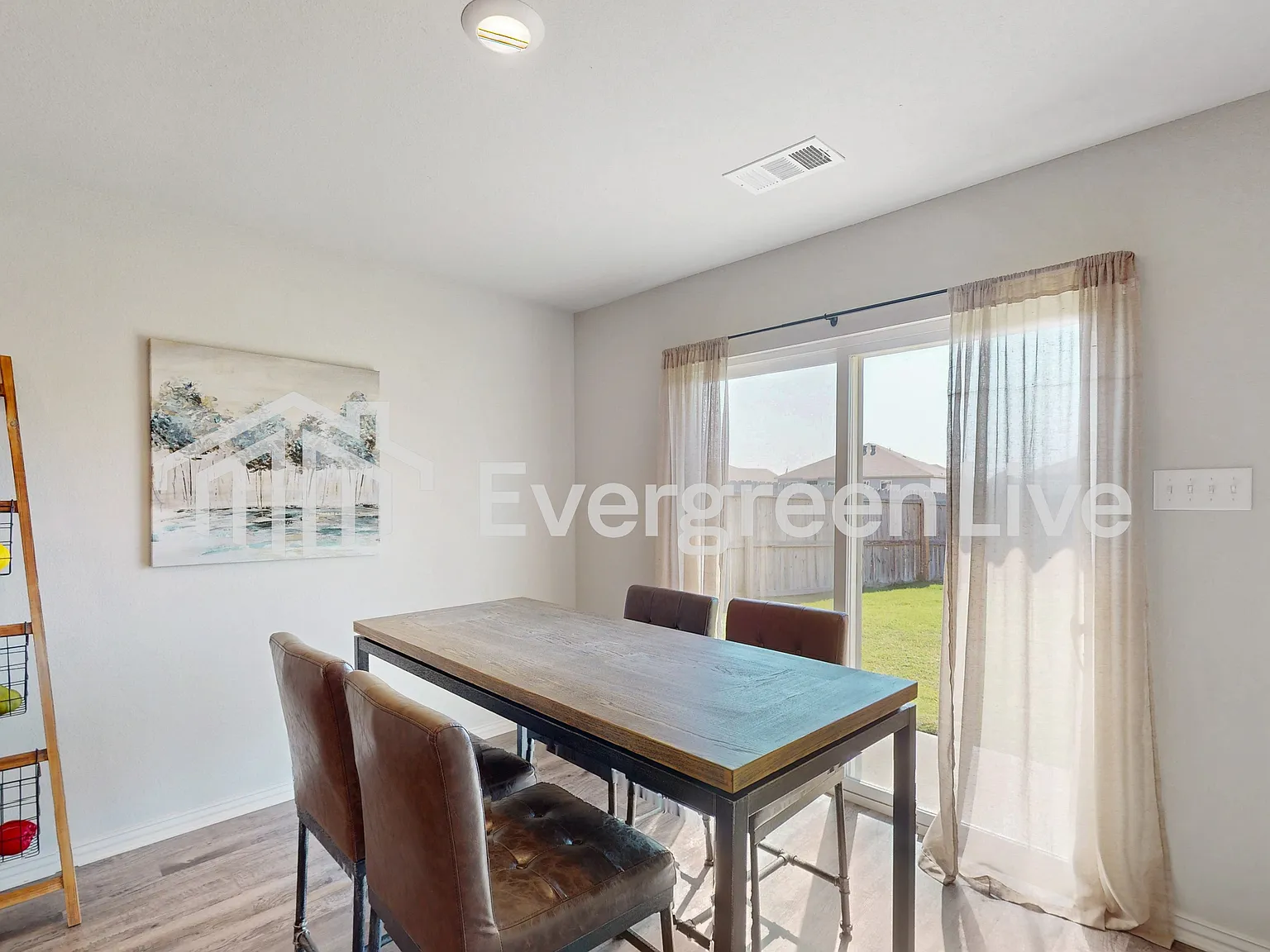 3 bed, 2.0 bath, 1523 sqft, $1,505 — Photo 3