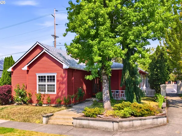 1012 NE Multnomah Dr, Fairview, OR 97024