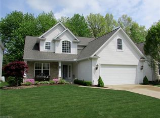 645 Brownstone Cir, Avon Lake, OH 44012