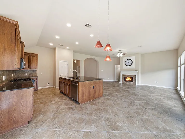 10703 Twilight Creek Ln — Photo 17