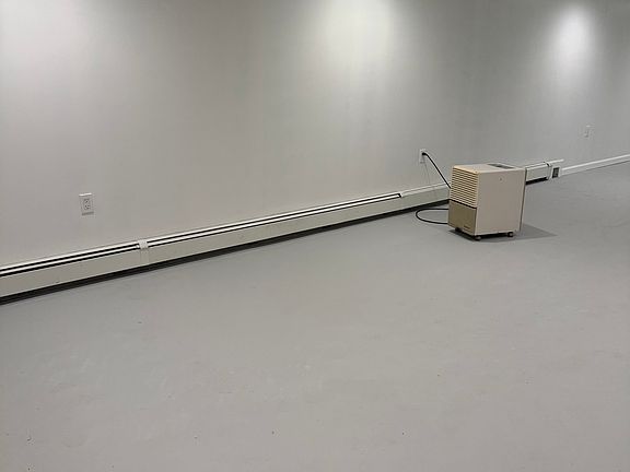 5th image of 73 Bullard St