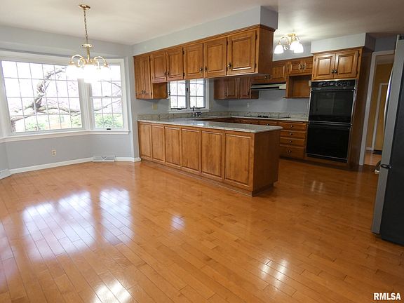5th image of 5505 N Isabell Ave