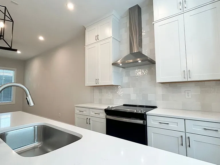 195 Chestnut Cir — Photo 3