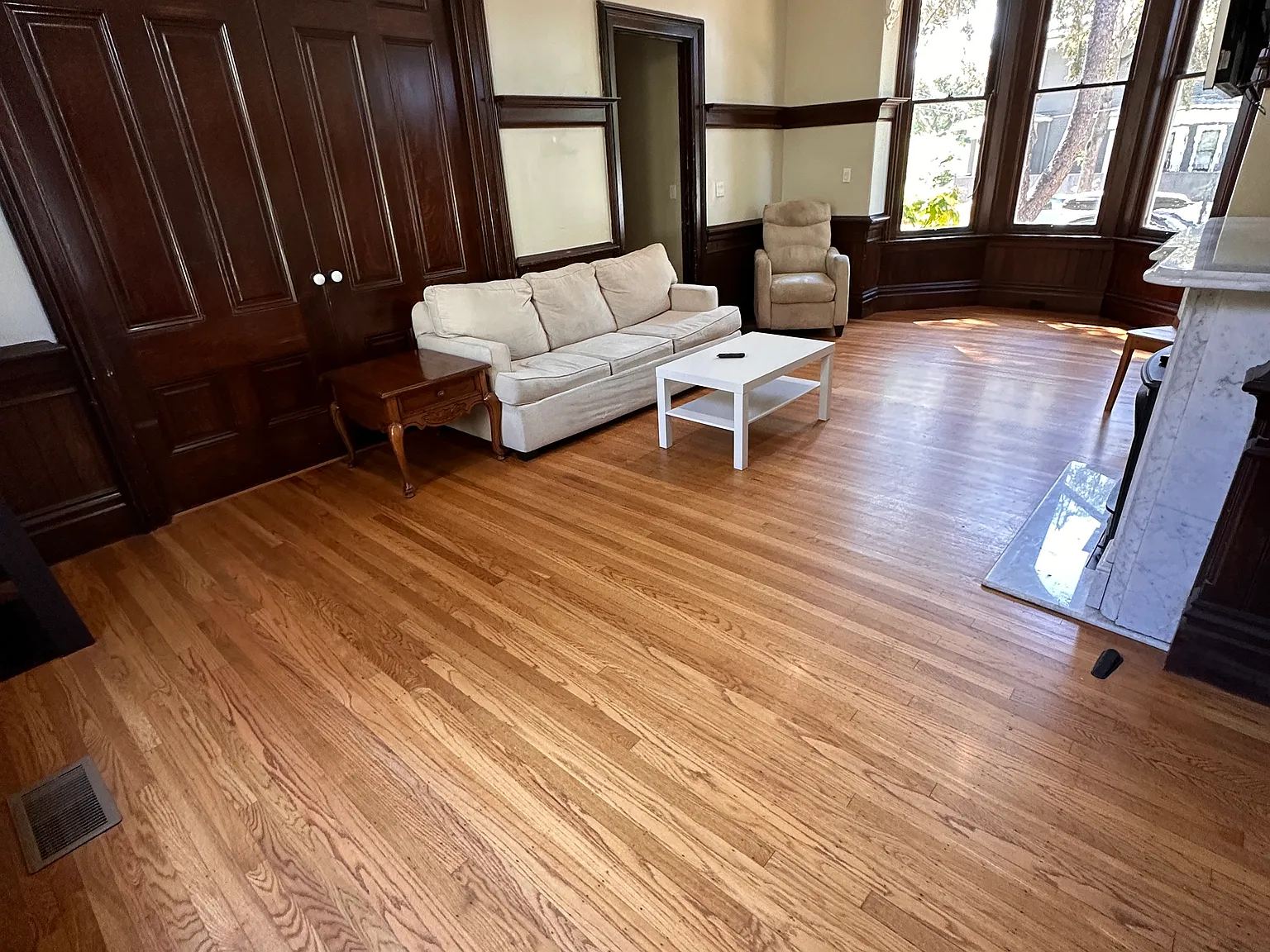 5 bed, 2.5 bath, 2150 sqft, $9,950 — Photo 4