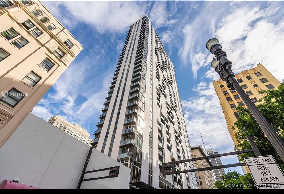 2 bed, 791 sqft, $3,800 — Photo 1
