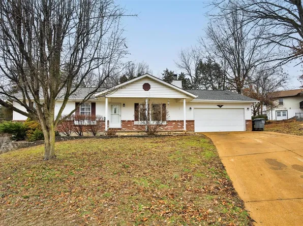 14 Arlington Oaks Dr, Cedar Hill, MO 63016