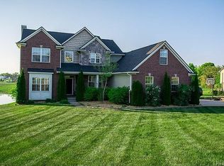 4755 S Quarry Crk, White Lake, MI 48383