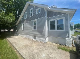 216 W Augusta Ave, Vinton, VA 24179