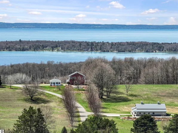 4133 Shadynook Rd, Central Lake, MI 49622