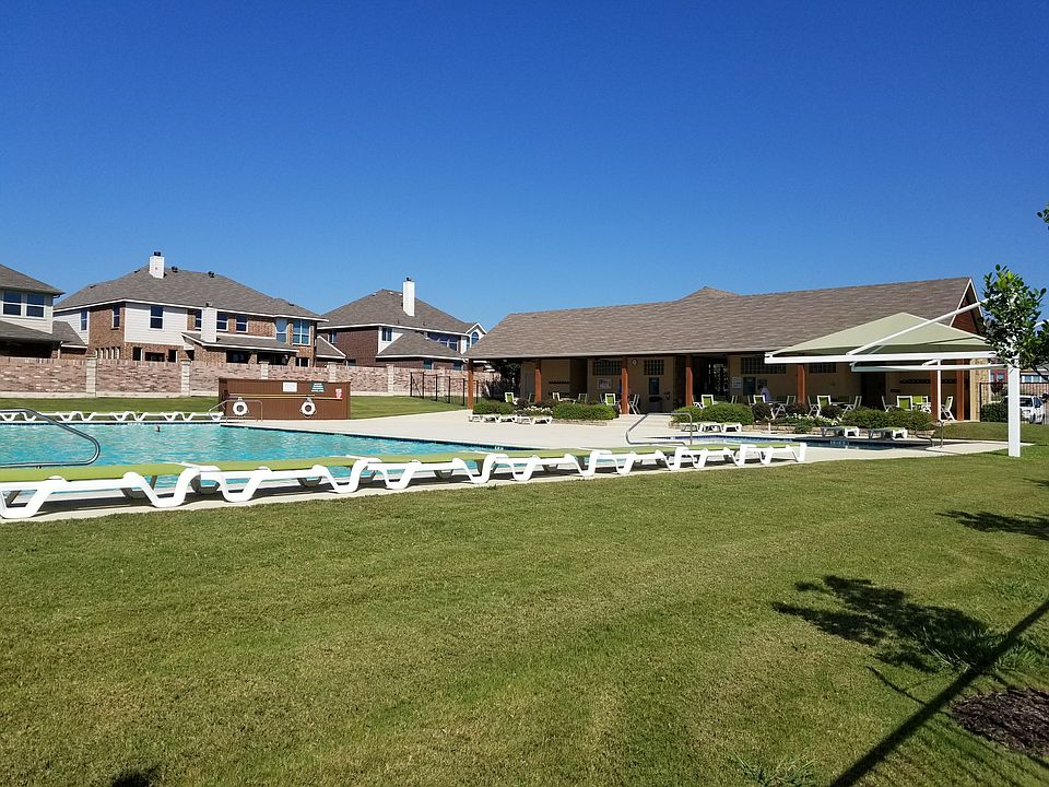 Community pool