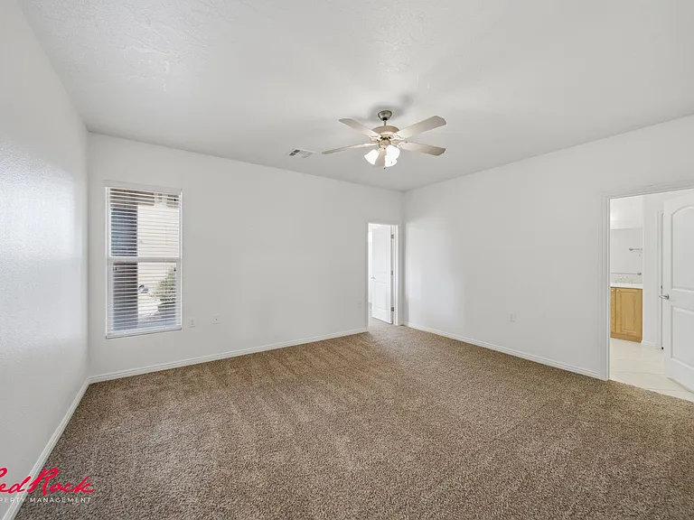 1546 Morane Manor Dr — Photo 32