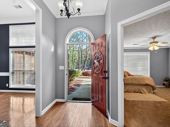 5th image of 104 Independence Ct