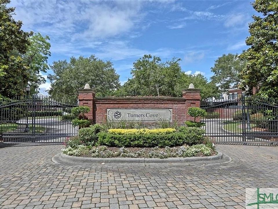gated entry for Turners Cove