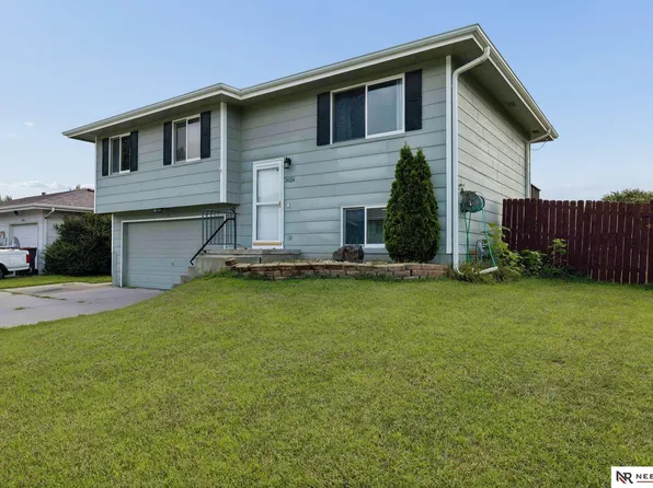 2034 NW 55th St, Lincoln, NE 68528