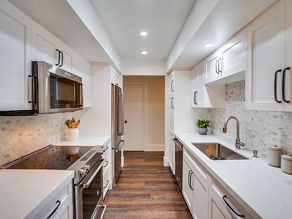 4th image of 1803 E Ocean Blvd Unit 202
