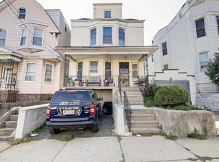 33 Bayview Ave, Jersey City, NJ