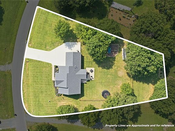 3rd image of 3632 Warfield Rd