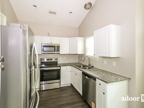 4th image of 8310 Bedford Green Ln