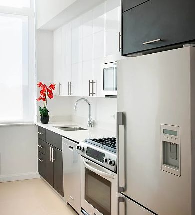 3rd image of 2117 N Hudson Ave #3