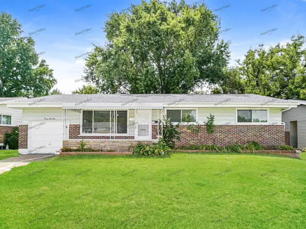 2210 Hollis Dr, Saint Louis, MO 63136
