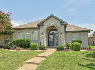 2802 Pecan Meadow Dr, Garland, TX 75040