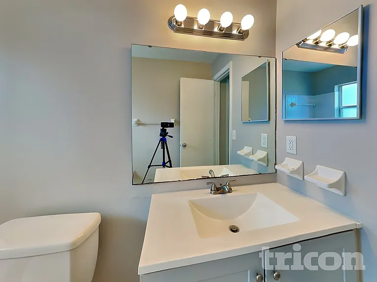 914 Whisper Lake Dr — Photo 13
