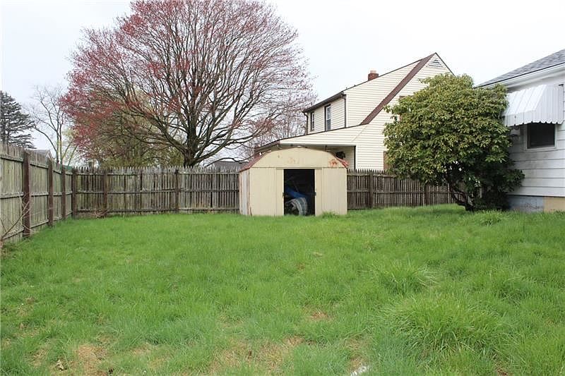 2nd image of 2660 Russell Dr