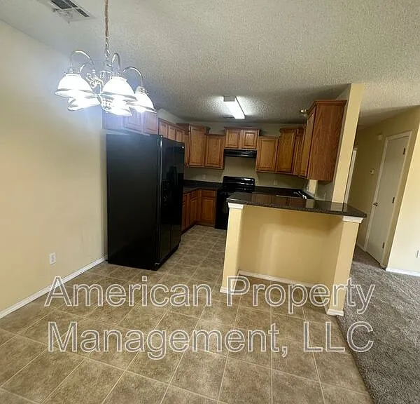 4718 NE Wisconsin St — Photo 9