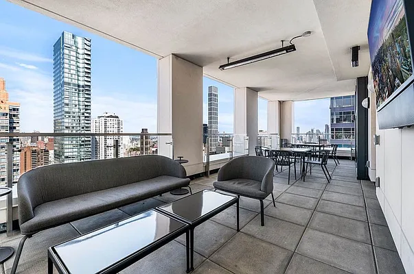 Rented by MOTION New York | media 35