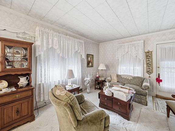 5th image of 4212 N Prospect Rd