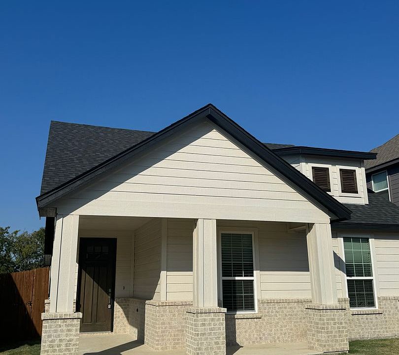 1st image of 653 The Cottages Dr