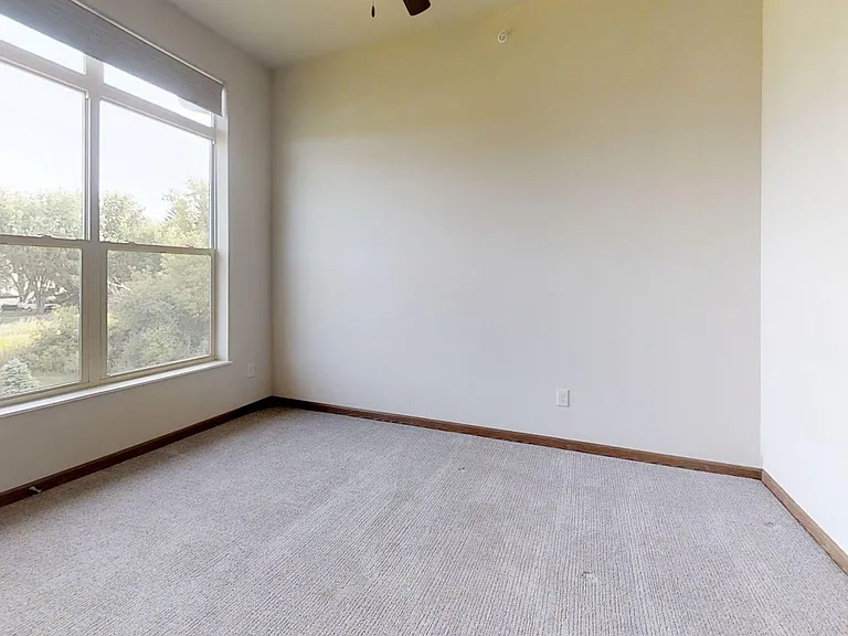Saxony Village Apartments — Photo 20