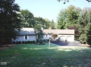 605 Redding Rd, Fairfield, CT 06824