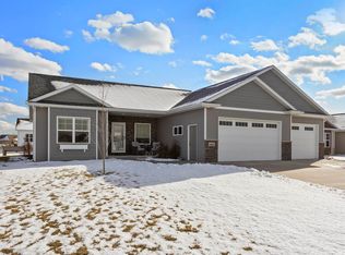 2819 W Hidden Pine Dr, Appleton, WI 54913