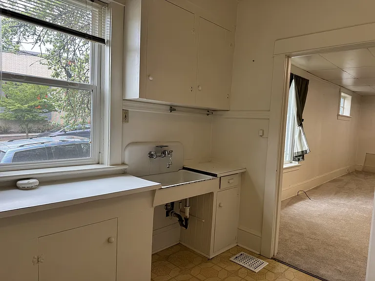 6646 SW Capitol Hwy #1 — Photo 6