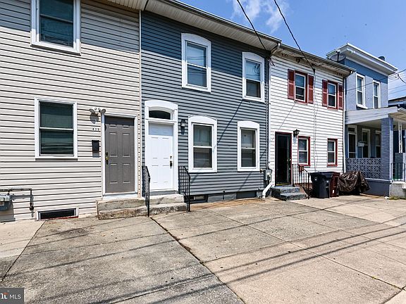 3rd image of 411 S Claymont St
