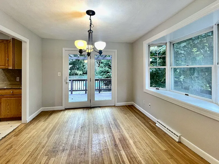 9 Brooks Rd — Photo 24