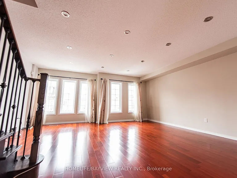 38 Warrington Way — Photo 4