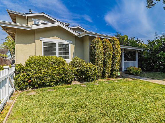 3rd image of 130 Heather Ln