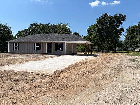 3rd image of 2 1/2 Bush Ct