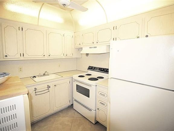 2nd image of 34 Westbury #34-B