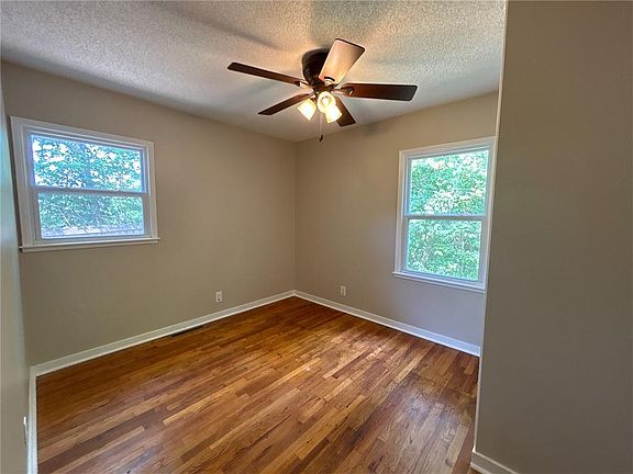 5th image of 7930 Armstrong Ave