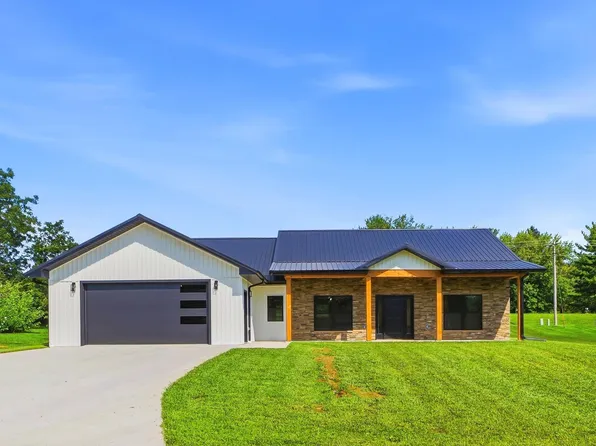 1727 Hilltop Rd, Mount Pleasant, IA 52641