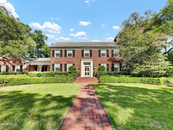 1411 Live Oak Parkway, Wilmington, NC 28403