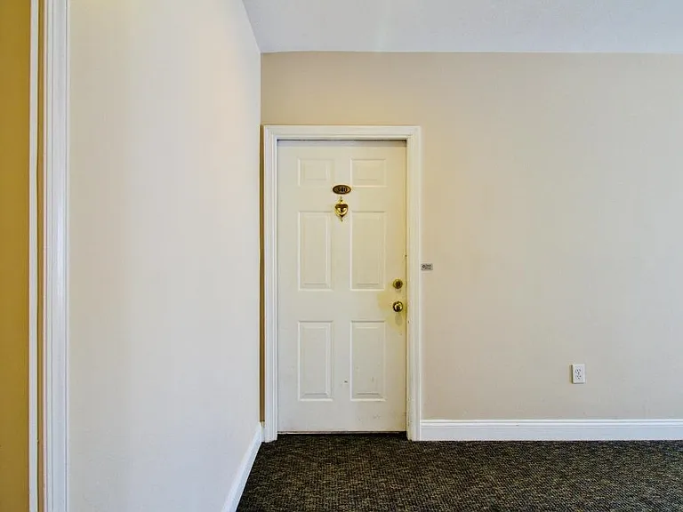 340 The Promenade — Photo 6