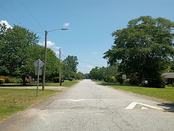 5th image of 232 Midway Dr
