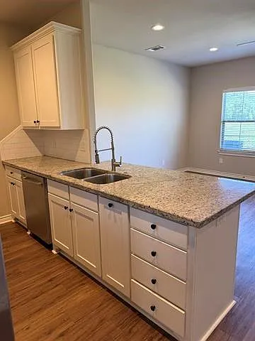 5670 Shadowbend Cir W #105 — Photo 6