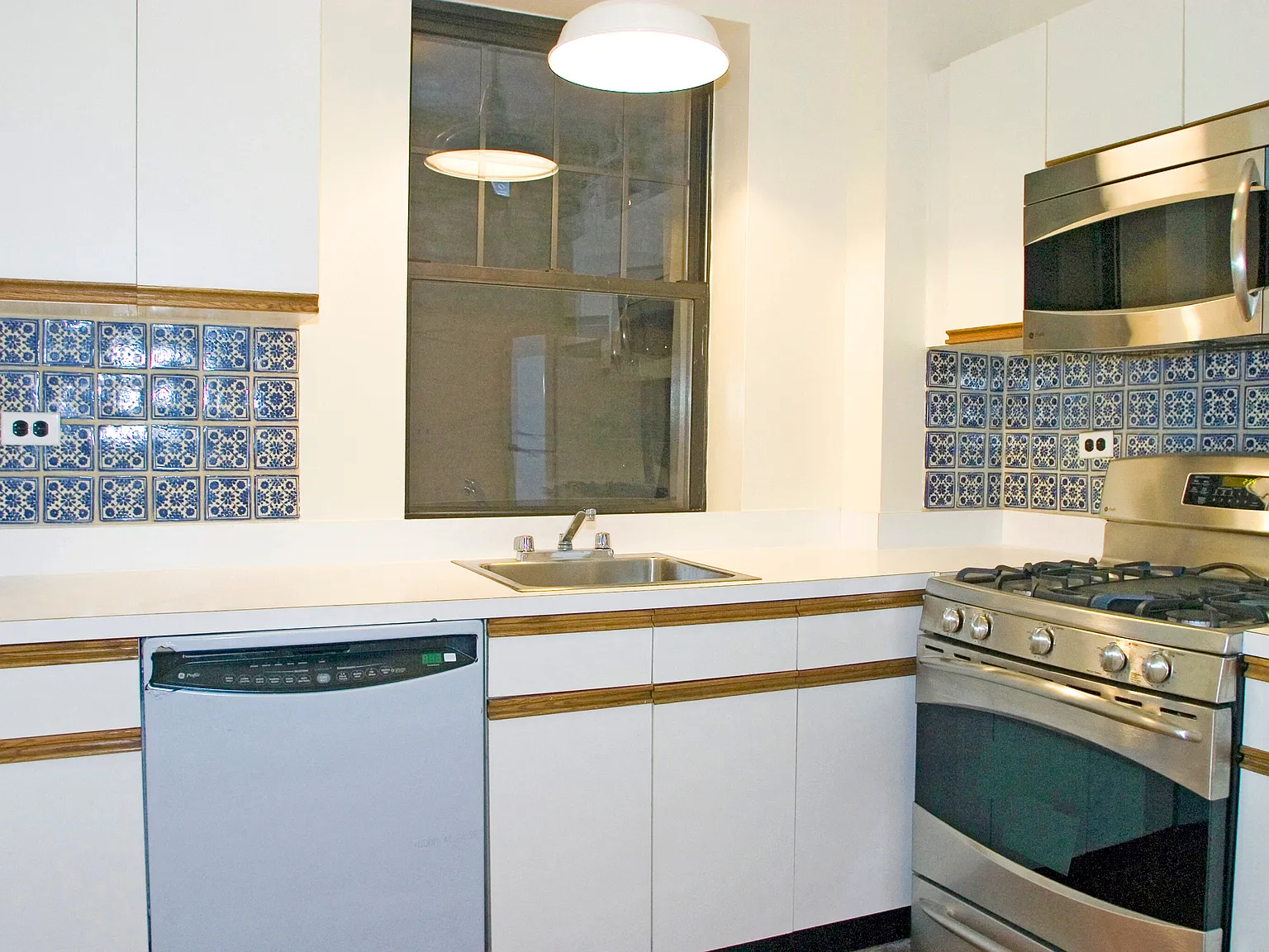 370 Central Park West — Photo 2