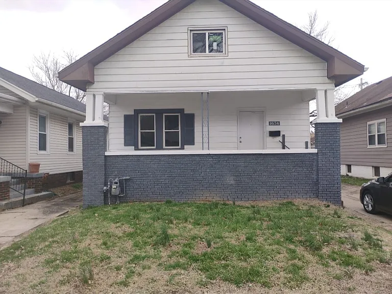 1634 S Grand Ave — Photo 1