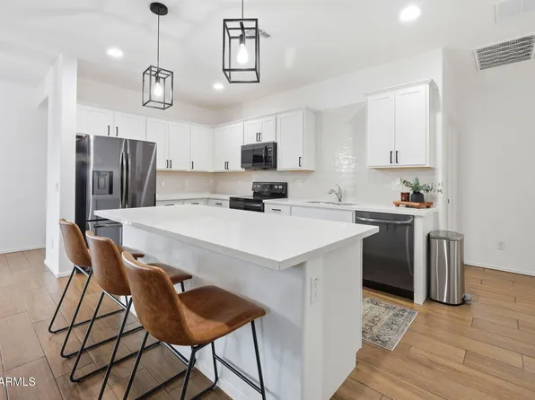17545 W VILLA HERMOSA Lane, Surprise, AZ 85387